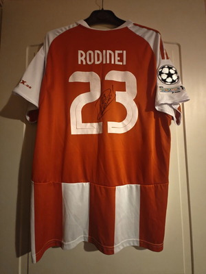 Signed Rodinei Olympiakos jersey with Champions League patches 2025-2026, XL slim fit