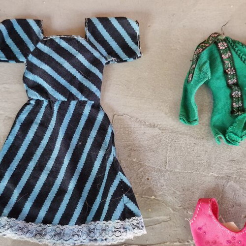 Doll clothes used, assorted set