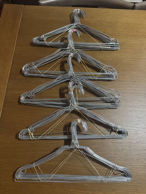 Metal hangers used, pack of 100