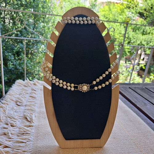 Necklace with pearls and crystals used, long double-wear