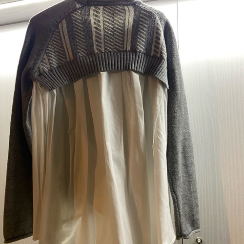 Pullover like new with shirt details, size M