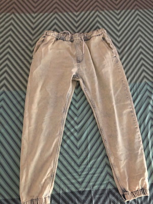 Jeans like new, size L, suitable for tall person