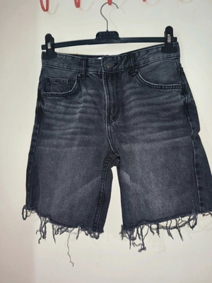 Bershka denim shorts like new, size XS, frayed hem