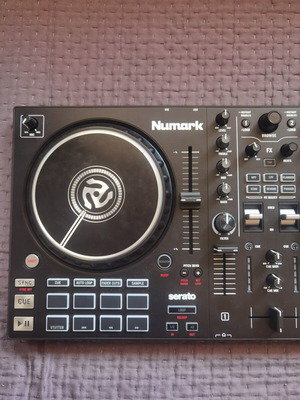 Numark Mixtrack Pro FX DJ controller like new