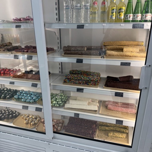 Display Cabinet like new with humidity control for nuts and sweets