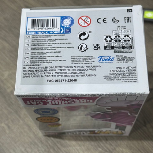 Cheshire Cat Funko Pop Chase Glow new condition