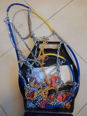 Car Snow Chains with Plastic Case