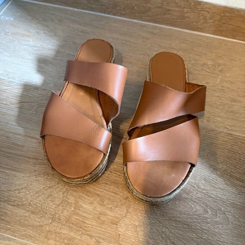 A.L.E. Brown Flatform Sandals Like New With Straw Sole
