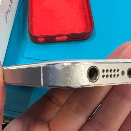 iPhone 5s gold 16GB used with box and screen protector