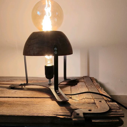 Table lamp new unique design with wooden shade