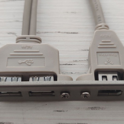 Bracket with 3 ports used, 2x USB 2.0 and 1x Firewire