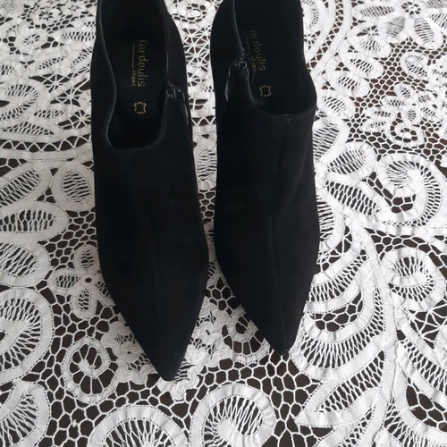 Luxury Fardoulis ankle boots 38 new, black suede with leather sole