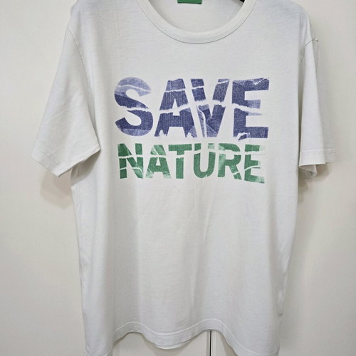 Benetton T-shirt like new, size large, multicolor