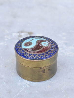 Vintage brass round cloisonné Yin Yang box with enamel used