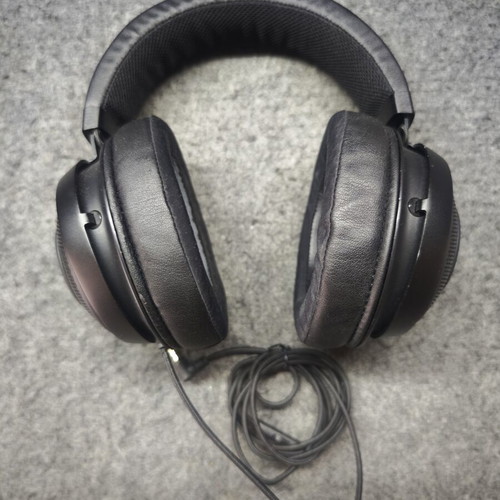 Razer Kraken headphones for parts or repair, wired, 2 pairs