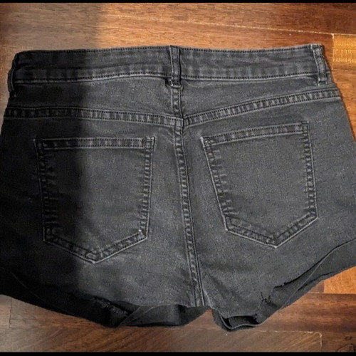 H&M black shorts like new, short denim
