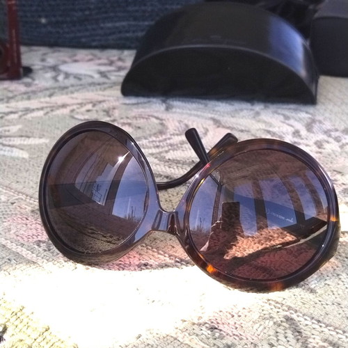 Salvatore Ferragamo Jackie O round sunglasses like new, brown tortoiseshell