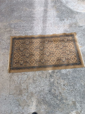 Rug used, dimensions 1.30 x 70