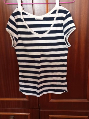 Striped t-shirt size S like new, white and blue
