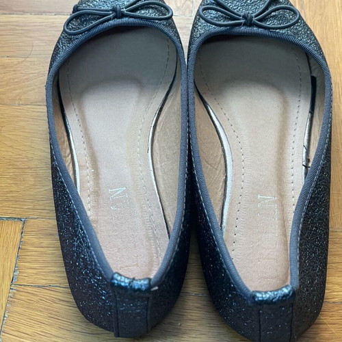 Ballerinas black shiny with bows Licean like new size 37