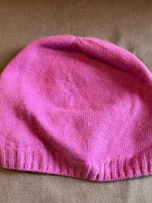 Benetton angora wool hat like new, pink size M