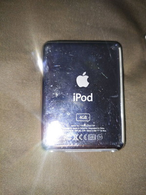 Apple iPod nano 3rd Generation 4GB μεταχειρισμένο, ασημί MA978LL/A A1236