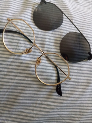 Box Now Unisex Glasses with Magnetic Sun Lenses, like new