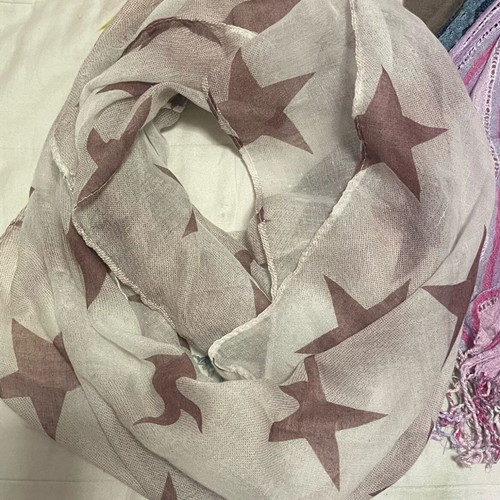 Set of 4 scarves used
