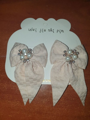 Hair bows new, elegant, box only