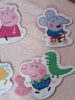 Peppa Pig puzzle like new for age 2+