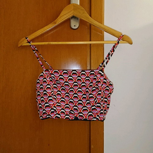 Crop top with geometric pattern Stradivarius like new, size Small, multicolor