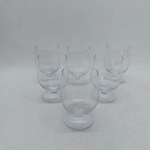 Set of 6 used glass wine glasses 11x7cm