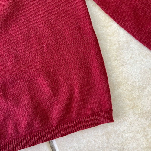 Pink Woman red-bordeaux sweater with gold details like new