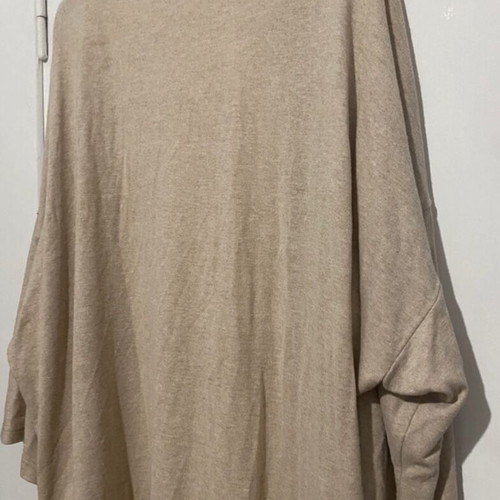 Beige kimono like new with lace and bell sleeves