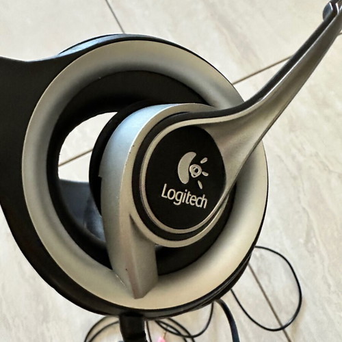 Logitech 981-000041 digital precision PC gaming headset like new