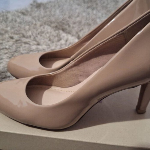 Clarks nude pumps like new
