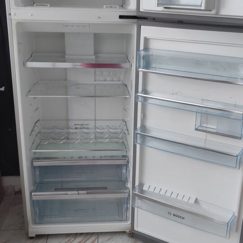 Bosch refrigerator freezer, very good condition, fully functional