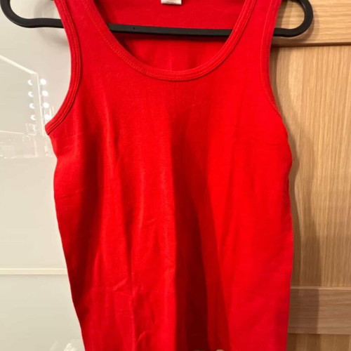 Sleeveless blouse red size L like new