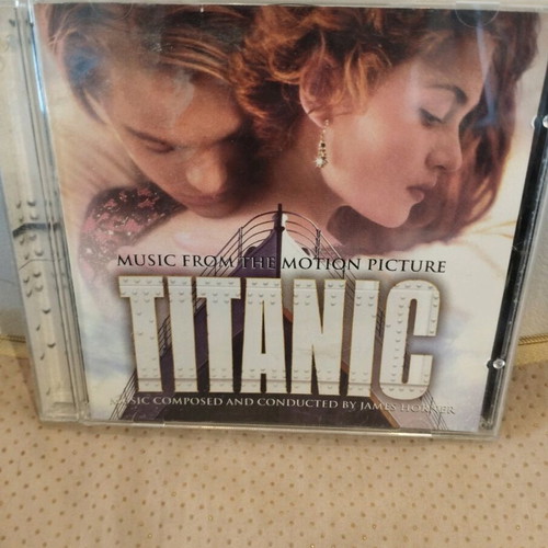 Titanic Music From The Motion Picture CD like new, pop