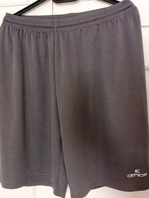 Sports shorts used, size L, grey
