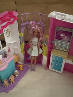 Barbie Foldable Pet Care Center Playset Mattel