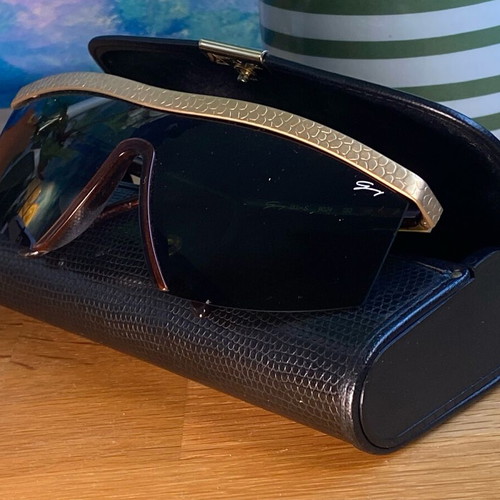 Genny vintage mask-type sunglasses new with green lenses and case