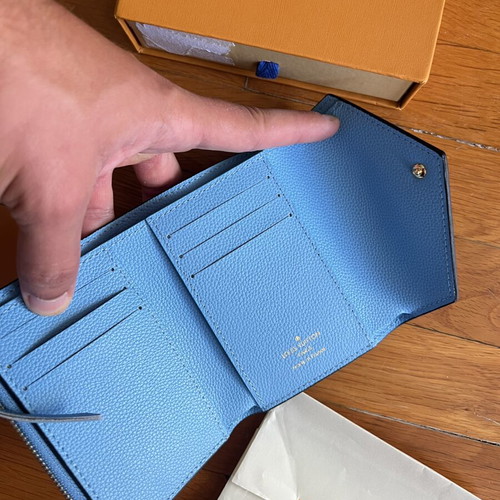 Louis Vuitton wallet like new, blue