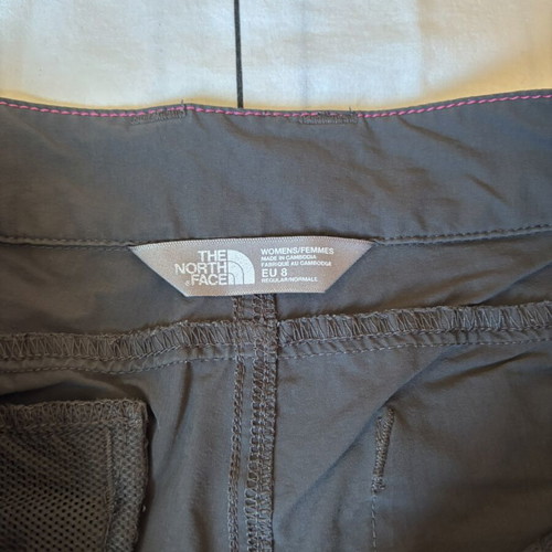 The North Face women's shorts size S/M like new, gray