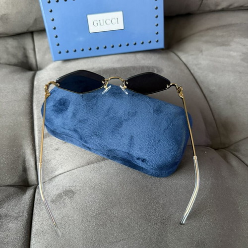 Gucci sunglasses new, black, 100% UV protection