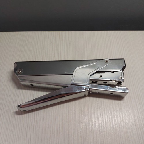 Kangaroo HP 210 metal hand stapler like new