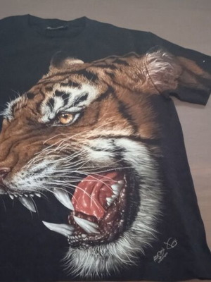Rock Eagle summer t-shirt new with tiger print size S black