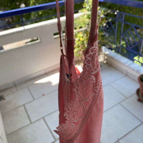 Attrattivo top with adjustable straps and lace waist belt like new, pink