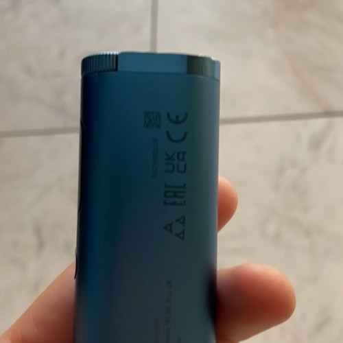Glo Hyper Pro electronic cigarette, blue