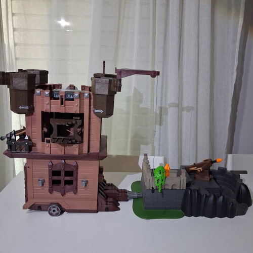 Playmobil 9340 like new, with missing parts and extras